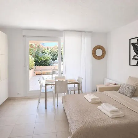 Cap Et Soleil Peaceful Private Garden, 2 Terraces, Pool, Garage, 5 Min Walk To بيت للعطل أنتيب