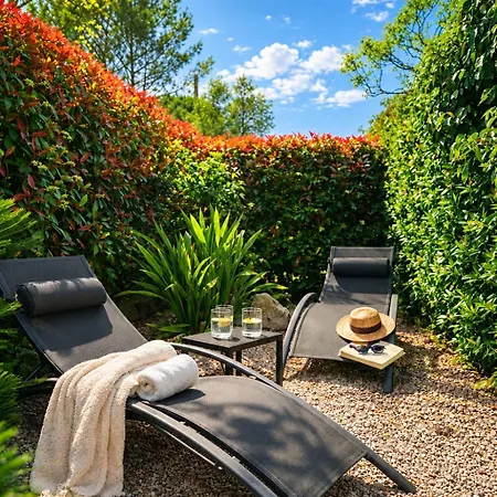Cap Et Soleil Peaceful Garden, 2 Terraces, Pool, Garage, 5 Min Walk To Semesterbostad
